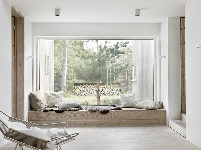 Pine home Photographed by Petra Bindel styled by Emma Persson Lagerberg post via Ollie & Sebs Haus 